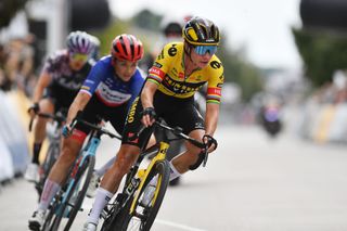 Marianne vos leads the attack at the Postnord Vårgårda WestSweden