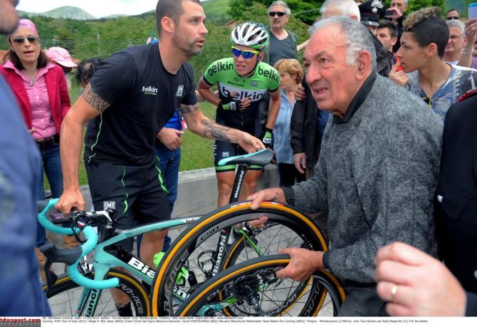 Jetse BOl (Belkin) is the recipient ofa few helping hands after crashing