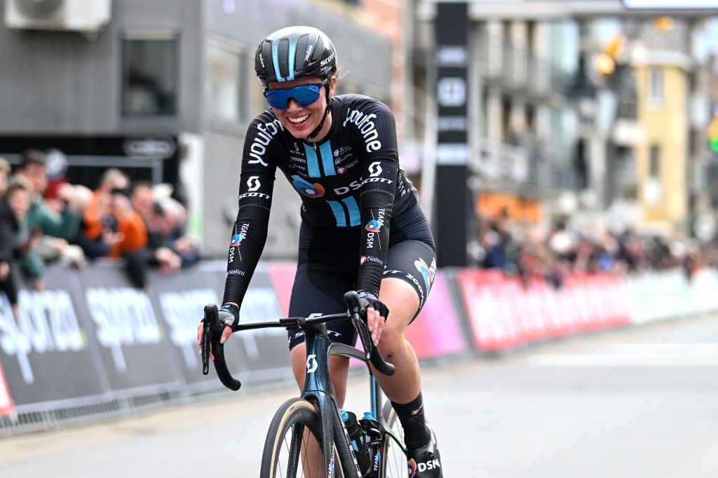 Pfeiffer Georgi Solos To Classic Brugge-De Panne Women Victory - Live ...