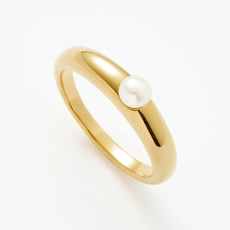 Gold ring with single pearl detail, Missoma