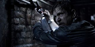 Crawl Barry Pepper mounting a light in the flooding basement