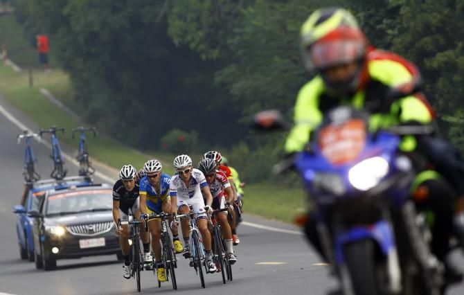 The peloton on stage 3