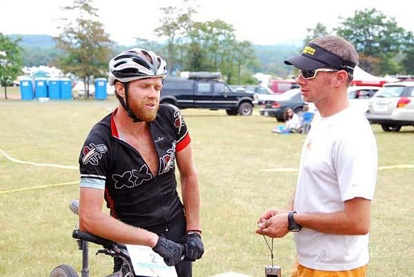 Chris Scott discusses the day with Sam Koerber of the Gary Fisher 29er Crew.