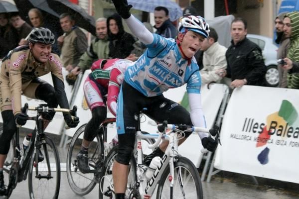 Linus Gerdemann (Milram) celebrates his victory in the Trofeo Inca.