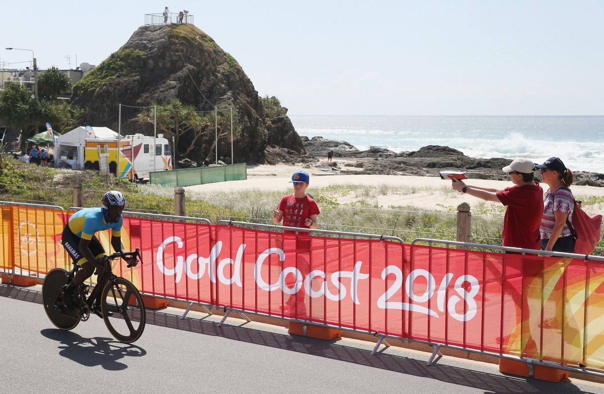 Checking the speed of Anthony Colebrook (Bahamas)