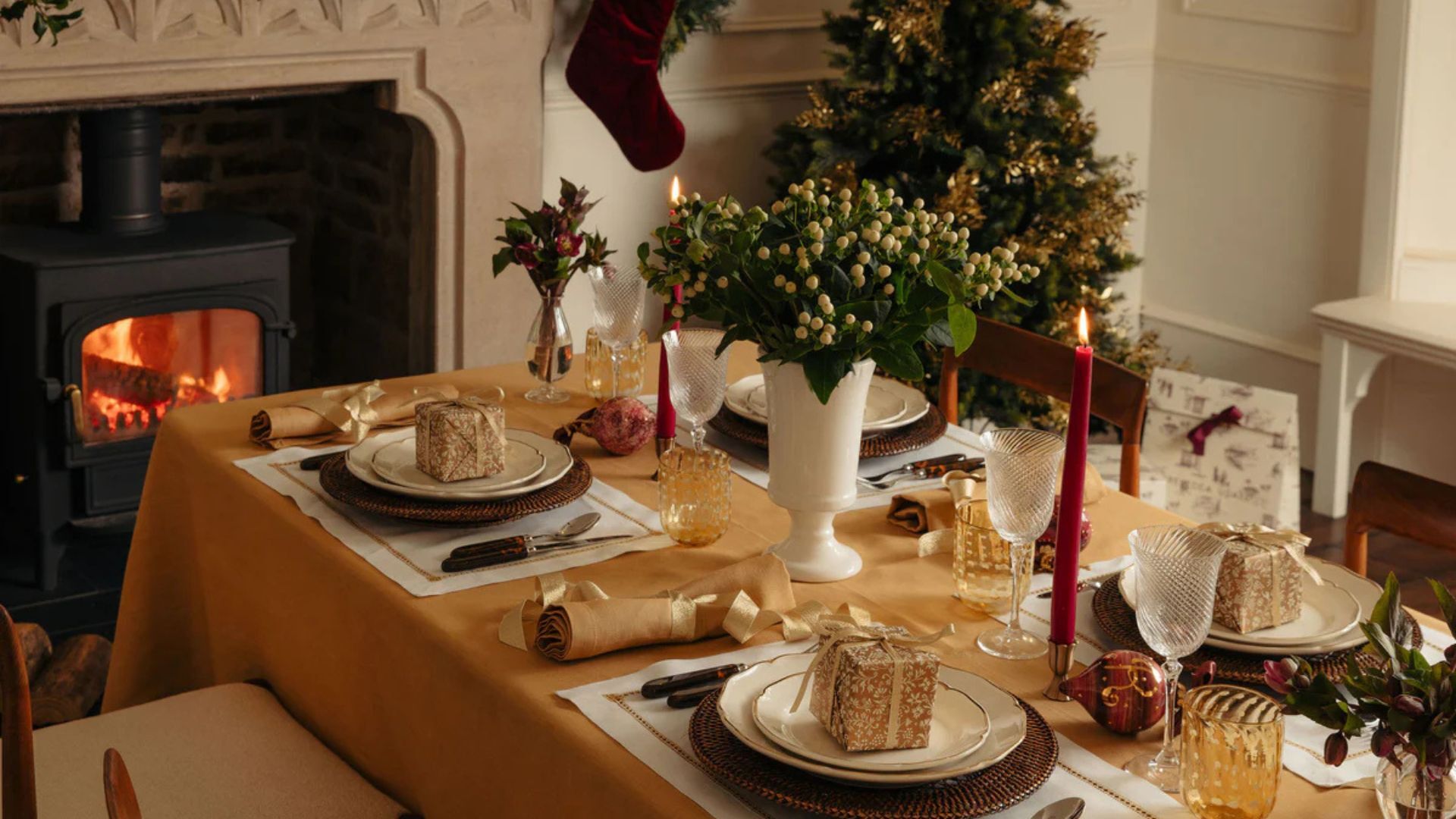 Christmas table setting