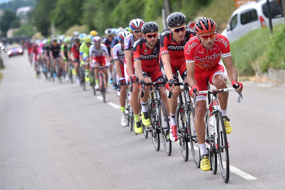 Cofidis contributes to the chase.