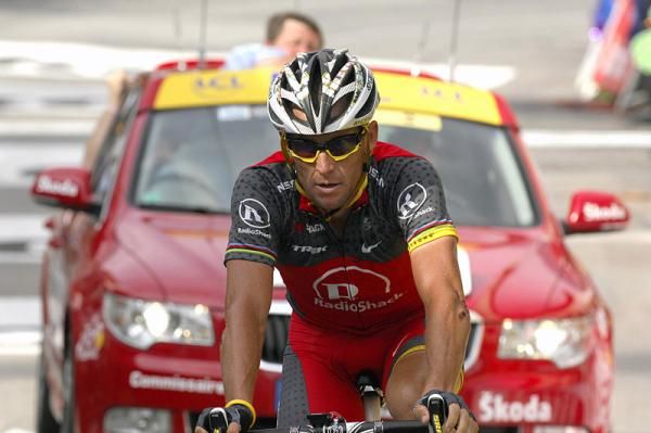 Lance Armstrong (RadioShack) crosses the finish line in 18th place.