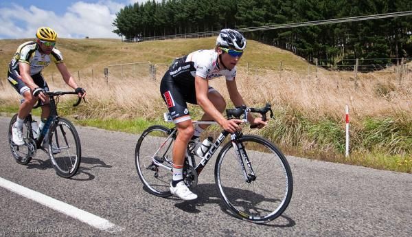 Josh Taylor (GPM-Wilson Racing) leads Nick Lovegrove (Subway Pro Cycling)