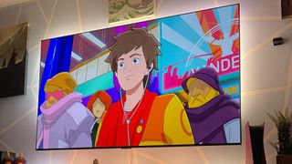 El televisor LG C2 OLED mostrando una colorida animación