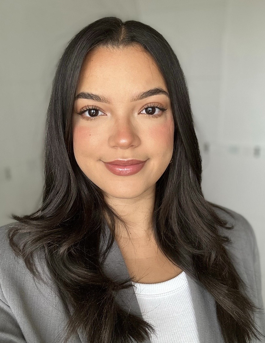 headshot of Chloe Dacosta, designer at Blinds 2go