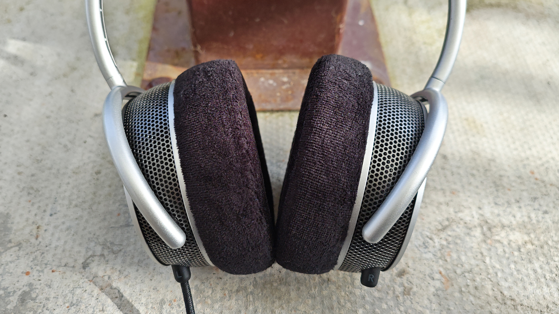 Grell OAE2 headphones.