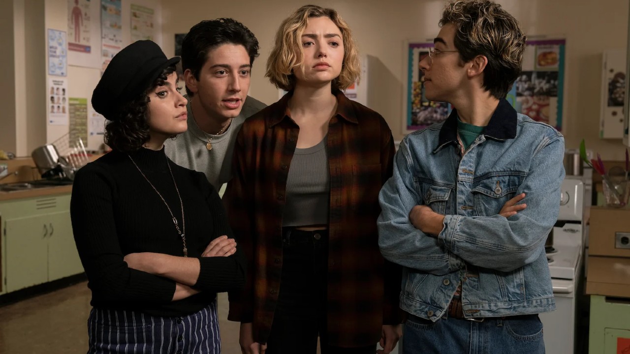 Sarah Yorkin, Milo Manheim, Peyton List y Nick Pugliese destacan por su espíritu escolar.