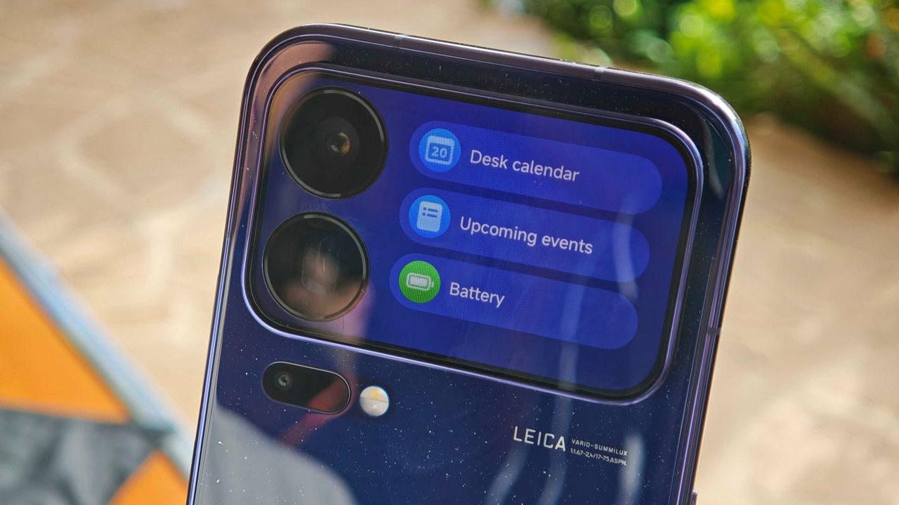 The Xiaomi 18 Pro rear display