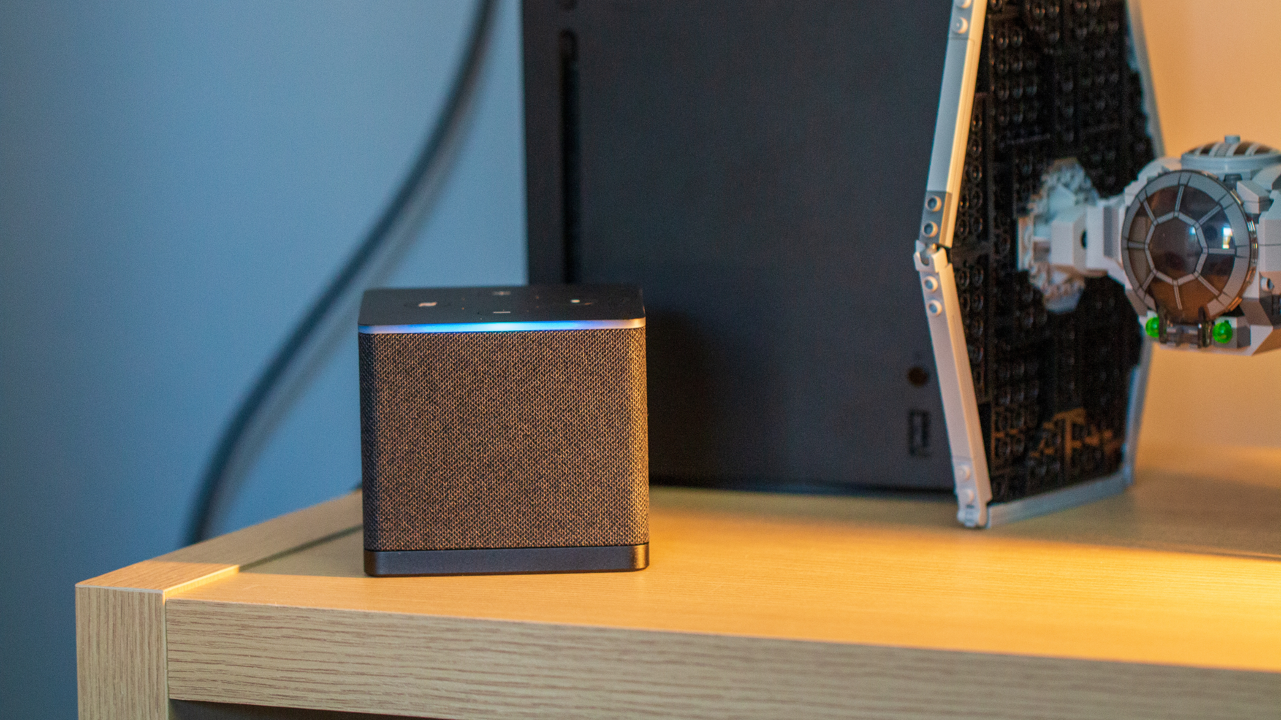 Amazon Fire TV Cube (2022) Alexa ışığı parlıyor