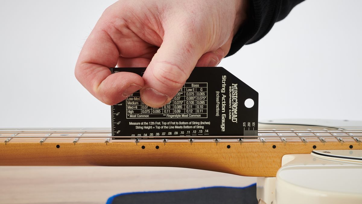 Set up your electric guitar: how to adjust action, truss rod, string height  and radius, pickup height and clean your fingerboard and frets