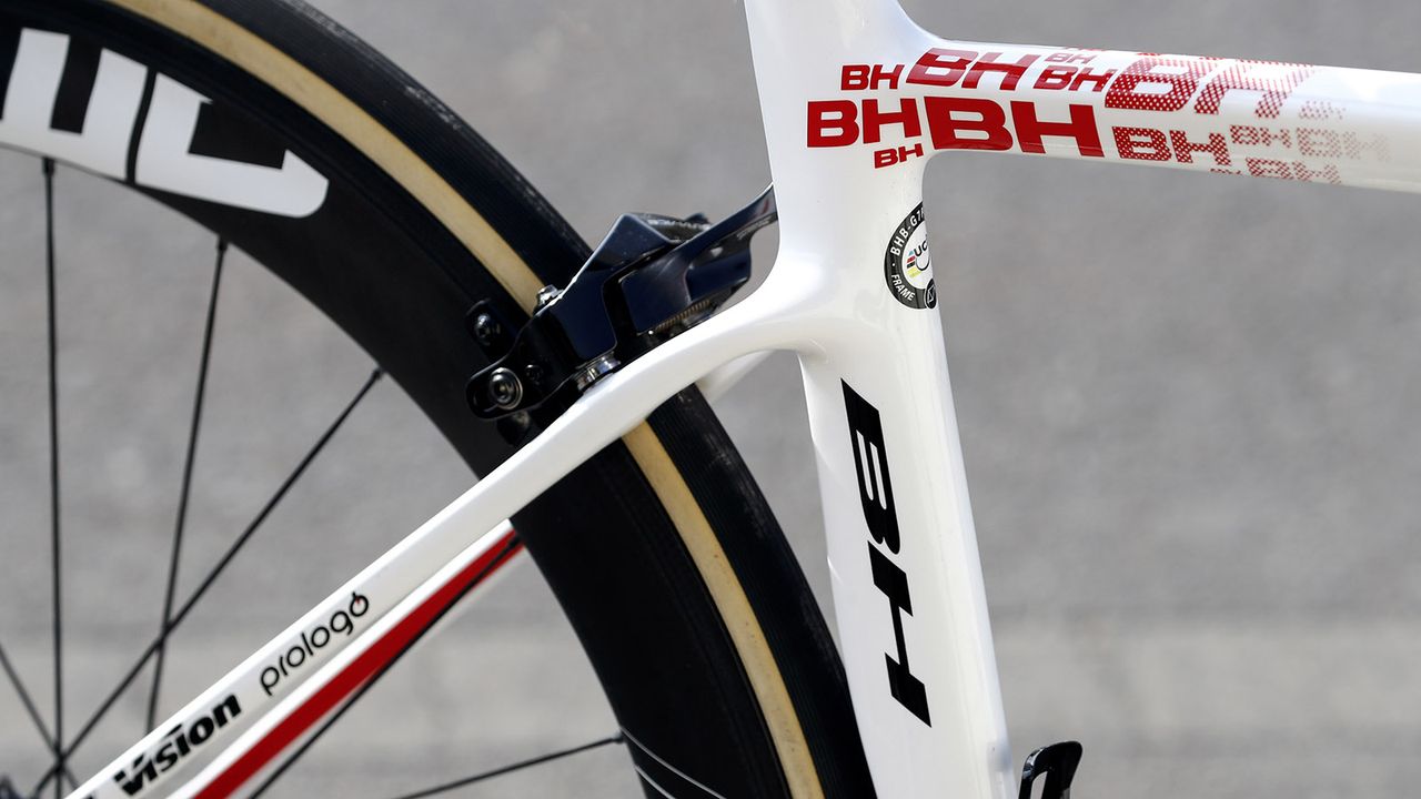 A look at the seat stay intersection