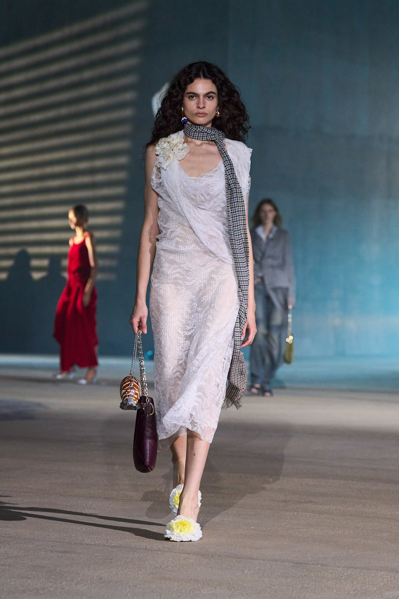 A model wore Sabrina Carpenter#039;s dress on the Dior Cruise 2027 runway
