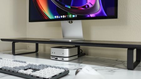 A desk setup built around the Mac mini M4 with Satechi's new hub and stand underneath it