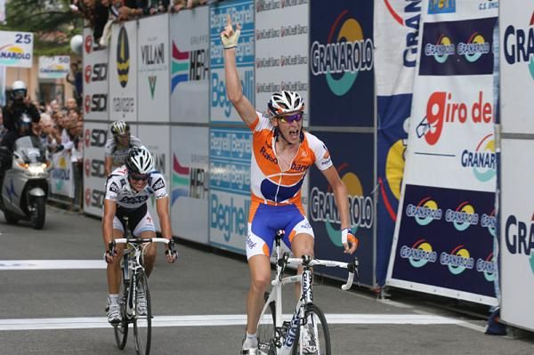 Robert Gesink (Rabobank) wins the Giro dell'Emilia ahead of Jakob Fuglsang (Saxo Bank)