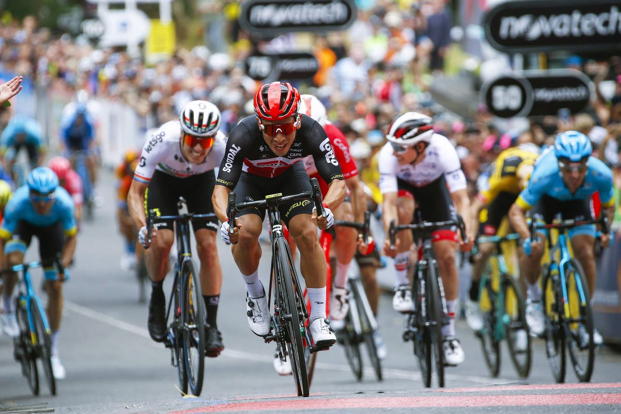 Caleb Ewan wins stage 2