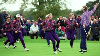 Team Europe celebrates its win at the 1992 Solheim Cup