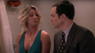Kaley Cuoco talks with Jim Parsons in the bathroom in The Big Bang Theory.