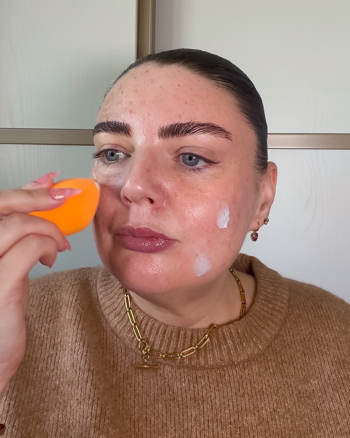 Tirtir Flawless Pore Prep Primer application