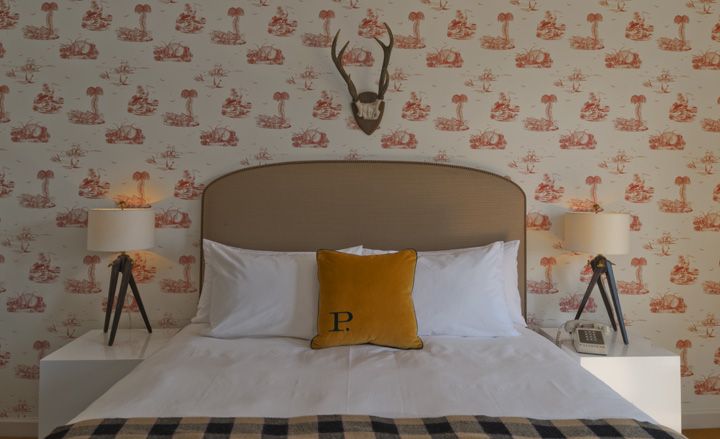 Hotel Palihouse bedroom with wallpaper