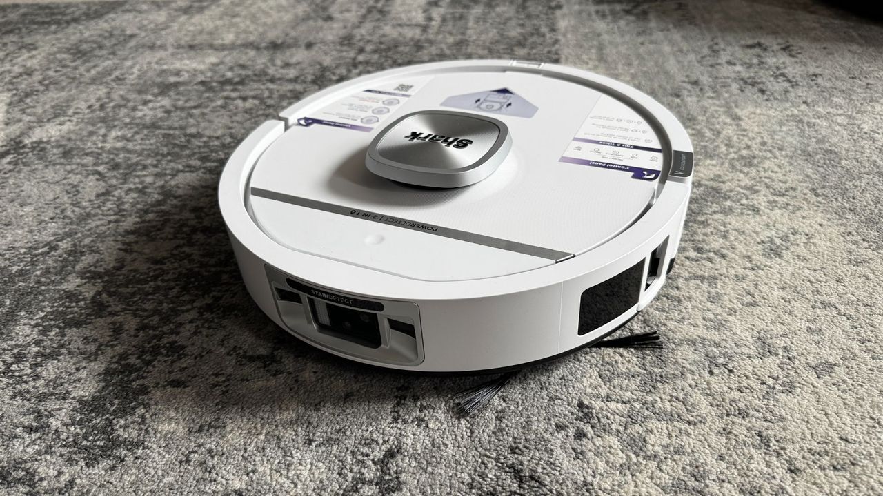 Shark’s PowerDetect UV Reveal has a lot of potential, but right now it’s the equivalent of a power washer in the hands…