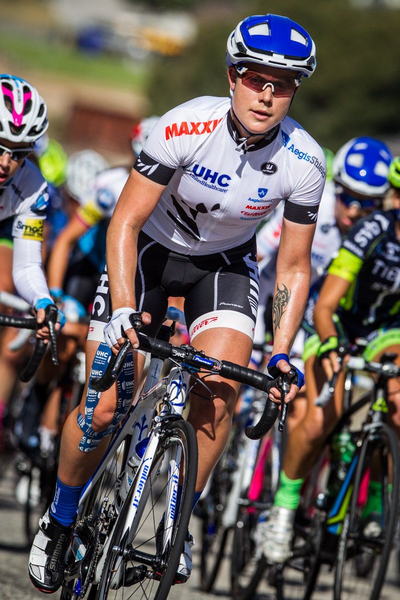 Linda Villumsen (UnitedHealthcare) sets the pace at the front.