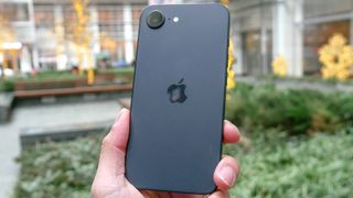 iPhone 16e review.