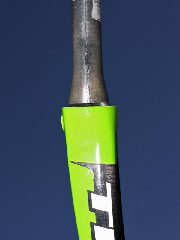 The front and back surfaces of the steerer are left as they were to ward off harshness