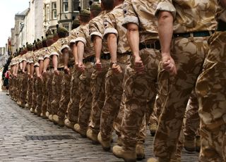 Ten-Hut! Why Soldiers March in Unison | Live Science