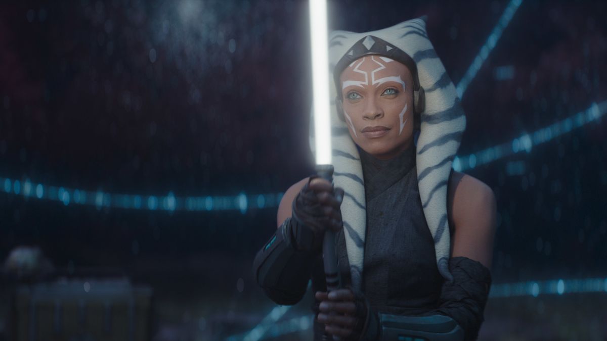 Ahsoka (Rosario Dawson) wields her white lightsaber