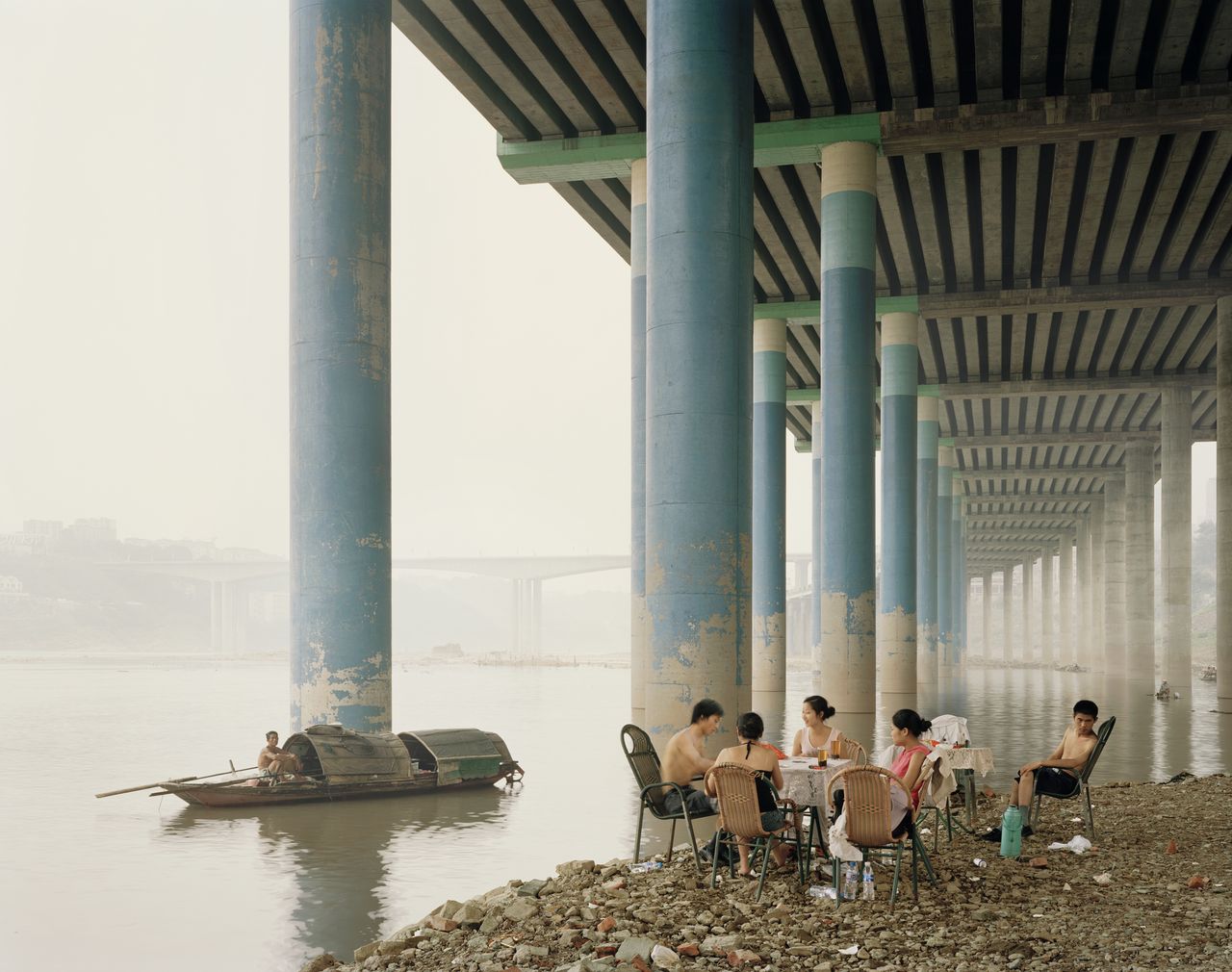 Nadav Kander, Chongqing IV (Sunday Picnic), China, 2006.