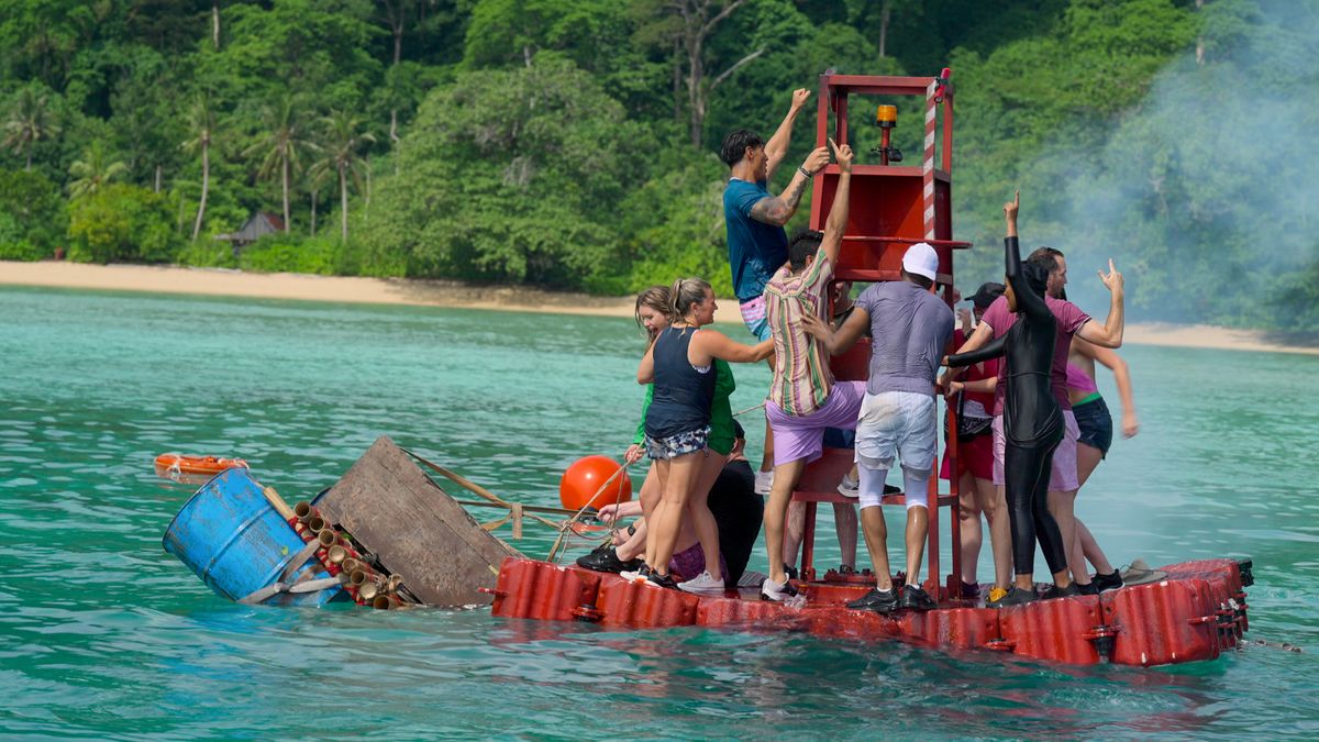 Hannah Burns, Ryan Warner, Tony Castellanos, Neesh Riaz, Quaylyn “Q” Carter, Deanna Thompson, Muna Abdulahi and Sean Patrick Bryan on a boat in The Mole season 2