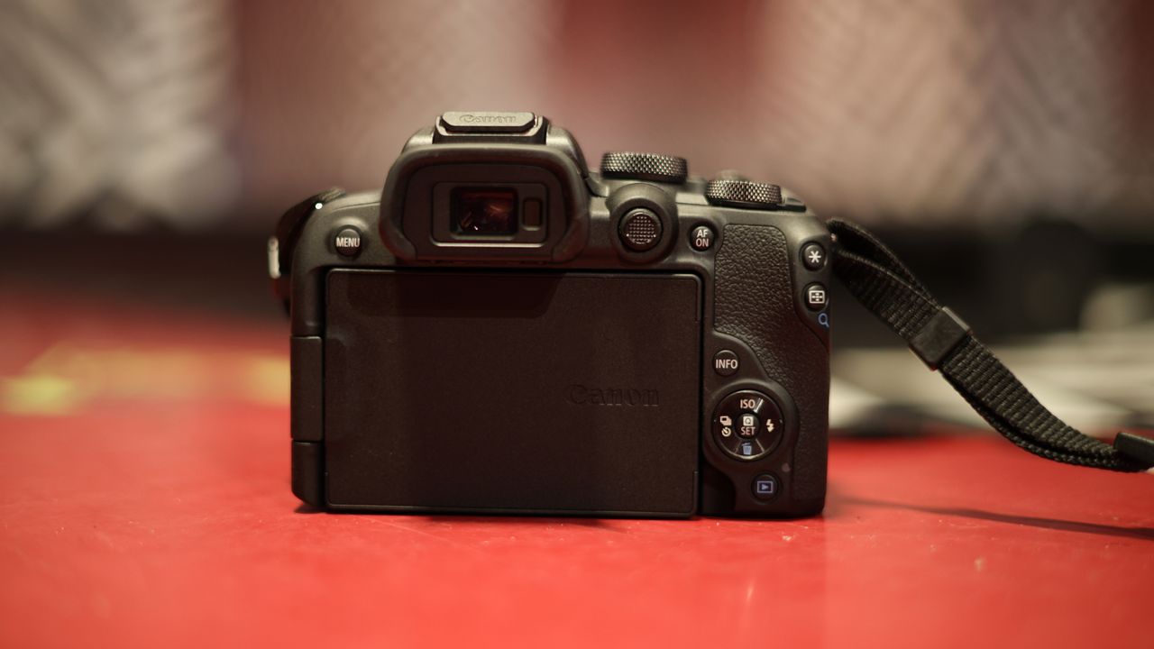 Canon EOS R10