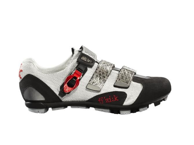 The Fi'zi:k M5 mountain bike shoe features a nylon carbon-reinforced sole with provision for studs