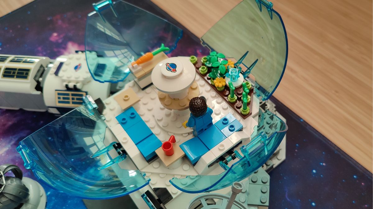 Lego Lunar Research Base