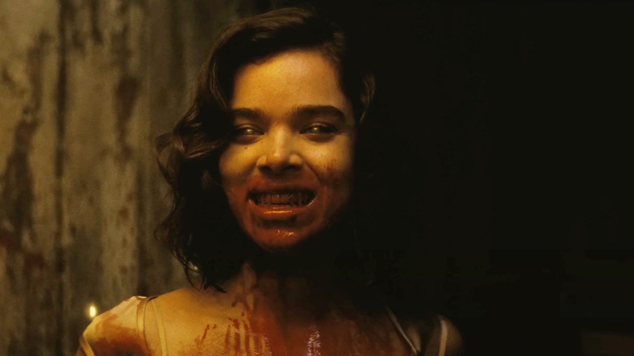 Hailee Steinfeld looking terrifying covered in blood in 2025's Sinners.