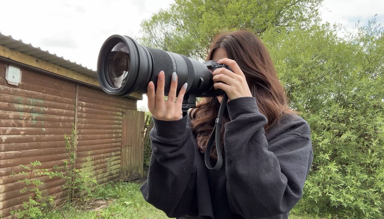author Kimberley Lane using the Sigma 60-600mm f/4.5-6.3 DG DN OS Sport lens at a nature reserve