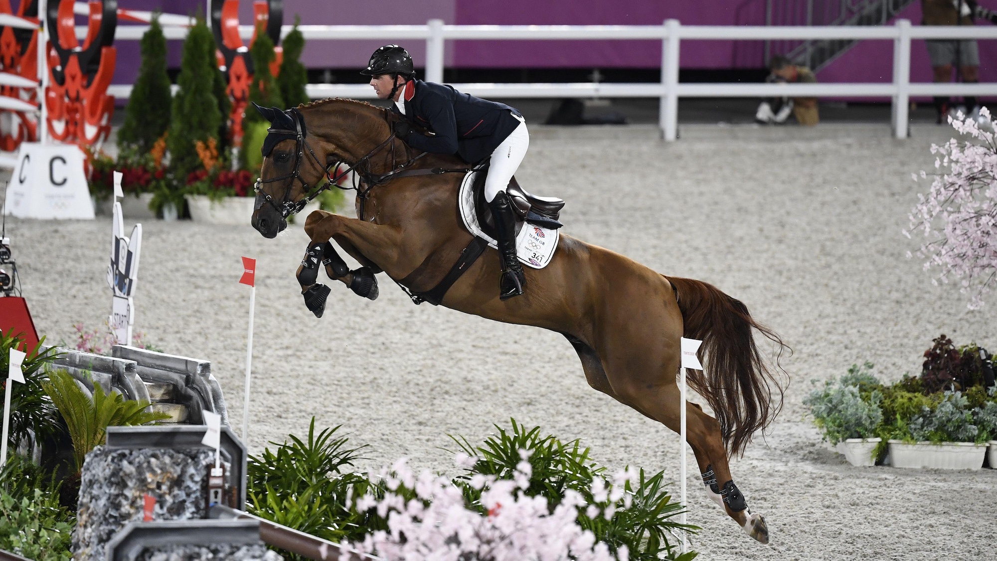 Ben Maher and Explosion demonstrate how to ride faster jump-off round.