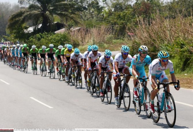 Astana at the head of the peloton