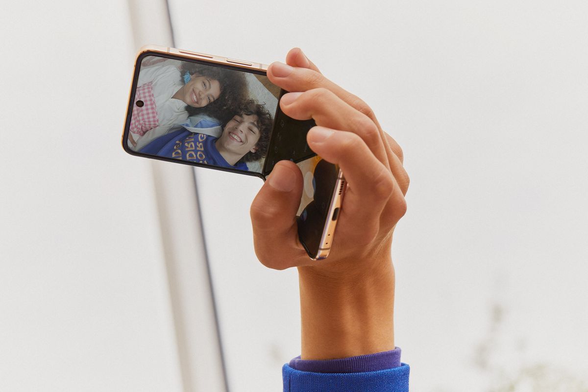 Photos of the latest Samsung foldables