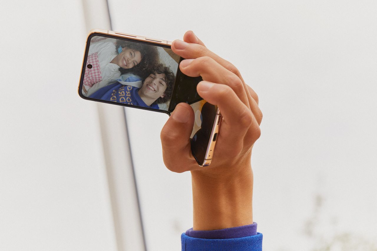 Photos of the latest Samsung foldables