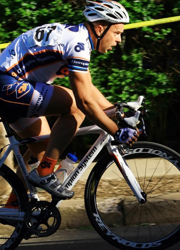Hilton Clarke (UnitedHealthcare Professional) navigates a tricky turn.