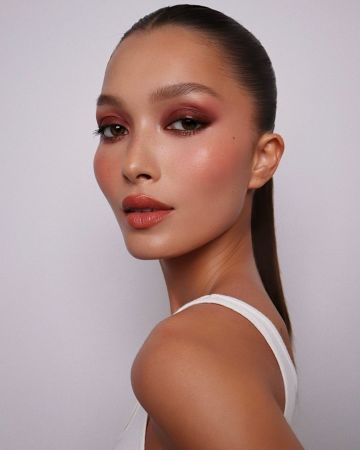 Bronzer vs. Contour: The Difference and How to Use Them Both Who What