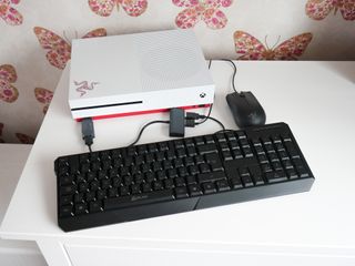 Xbox One S keyboard and mouse