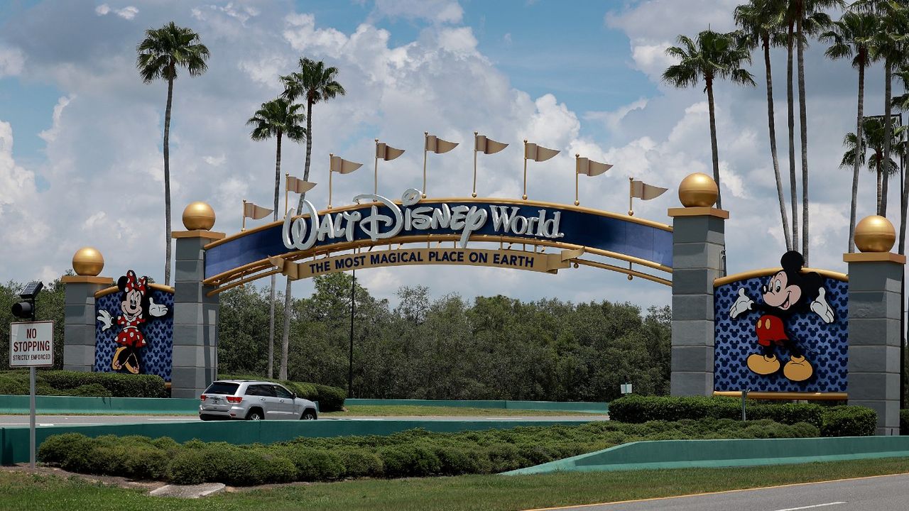 Entrance to Walt Disney Florida